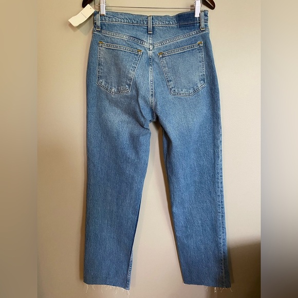 NWT Abercrombie and Fitch Ultra High Rise 90s Straight Jean Size 28 - Picture 14 of 15